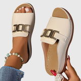 Mukavat sandaalit soljella
