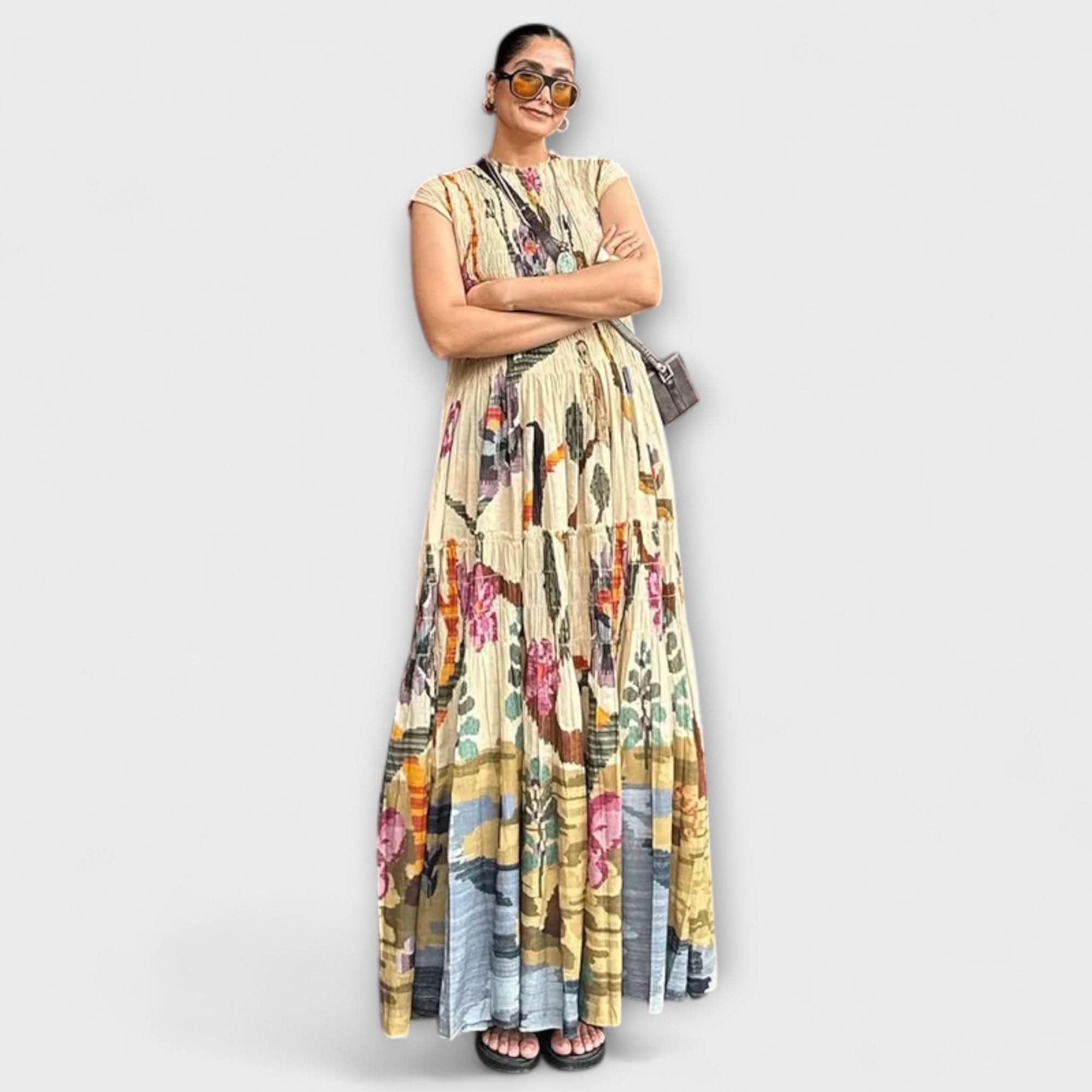 Elegantti pitkähiha pliseerattu mekko