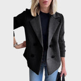 Emma – Elegantti bleiseri neulehihoilla