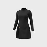 Elegantti mekko, jossa on pleat-tyylisiä yksityiskohtia